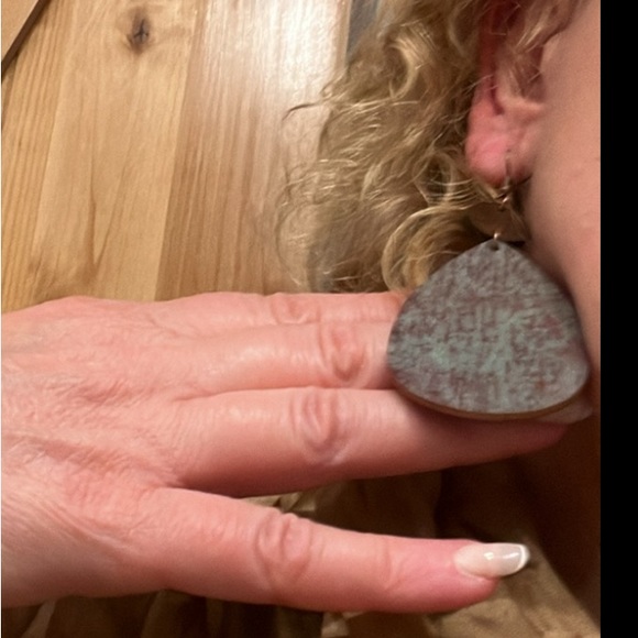 Vintage Droplet Shape Dangle Earrings - Picture 4 of 4